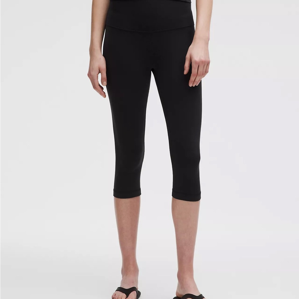 Lululemon Athletica Align High Waisted 17” Black‎ Capri Pants 20